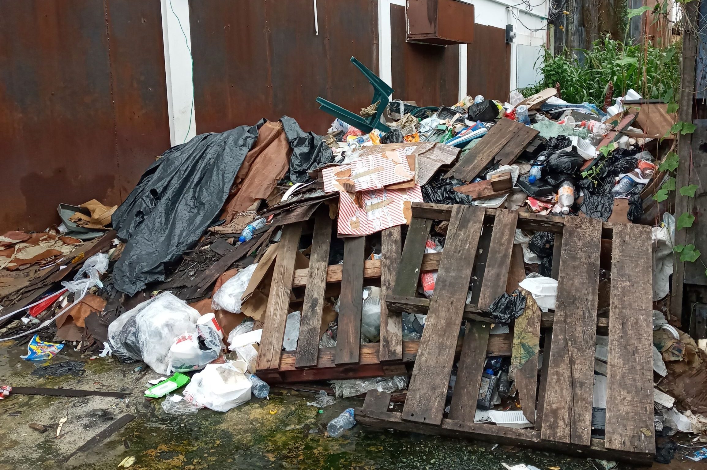 garbage dumping and littering around Georgetown-pollution in Guyana